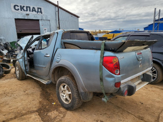 В разборе Mitsubishi L200 КВ