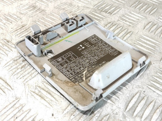 Крышка блока предохранителей Mitsubishi L200 КВ