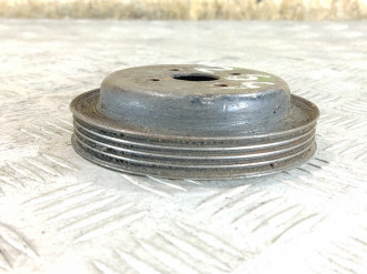 Шкив водяного насоса помпы Mitsubishi Galant 1993 1997
