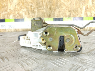 Замок двери передней левой Mitsubishi Lancer Cedia