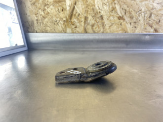 Кронштейн радиатора Mitsubishi Galant 1993 1997