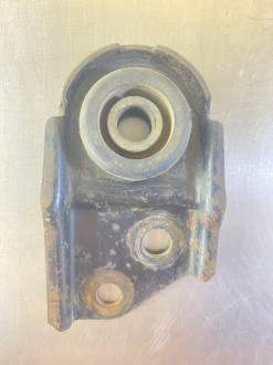 Кронштейн радиатора Mitsubishi Galant 1993 1997