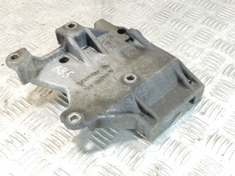 Кронштейн компрессора кондиционера Mitsubishi Lancer 9