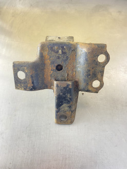 Опора двигателя Mitsubishi Galant 1993 1997