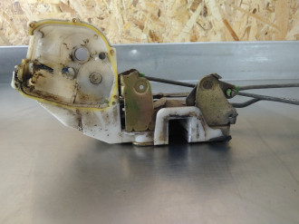 Замок двери передней правой Mitsubishi Galant 1993 1997