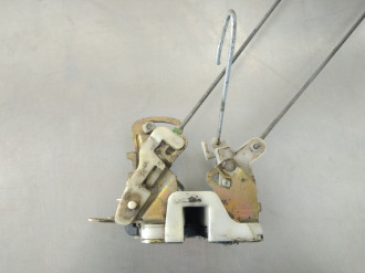 Замок двери задней правой Mitsubishi Galant 1993 1997