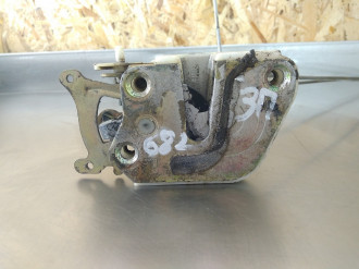 Замок двери задней правой Mitsubishi Galant 1993 1997