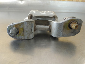 Петля двери задней правой верхняя Mitsubishi Galant 1993 1997