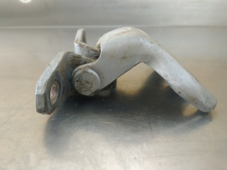 Петля двери задней левой верхняя Mitsubishi Galant 1993 1997