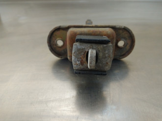 Ограничитель двери передний Mitsubishi Galant 1993 1997