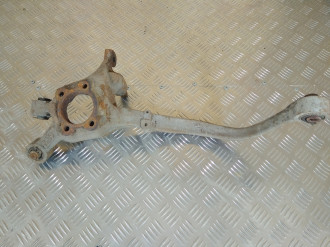 Кулак задний правый Mitsubishi Galant 1993 1997