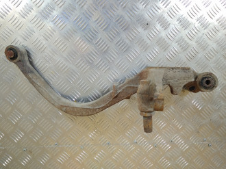 Кулак задний правый Mitsubishi Galant 1993 1997