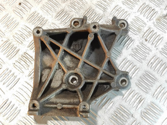 Кронштейн компрессора кондиционера Mitsubishi Lancer 9