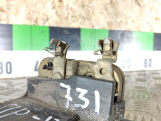 Замок двери передней правой Mitsubishi Carisma 2000 2003