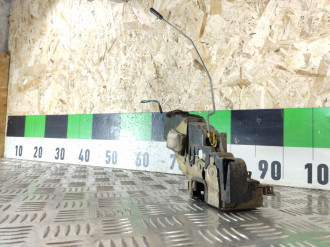 Замок двери передней правой Mitsubishi Carisma 2000 2003