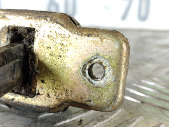 Ограничитель двери задний Mitsubishi Carisma 2000 2003