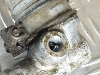 Бачок главного цилиндра сцепления Mitsubishi Carisma 2000 2003