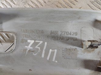 Обшивка стойки правая Mitsubishi Carisma 2000 2003