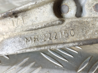 Кронштейн кпп Mitsubishi Carisma 2000 2003