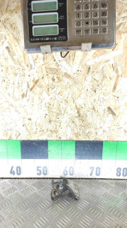 Петля двери задней правой верхняя Mitsubishi Carisma 2000 2003