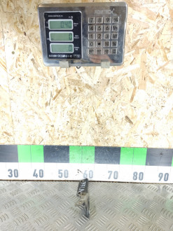 Петля капота левая Mitsubishi Carisma 2000 2003