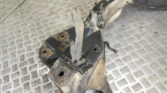 Балка подмоторная Mitsubishi Carisma 2000 2003