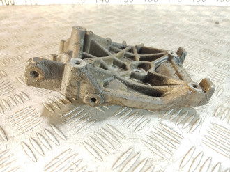 Кронштейн компрессора кондиционера Mitsubishi Lancer 9