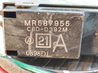 Кнопка стеклоподъемника Mitsubishi L200 КВ