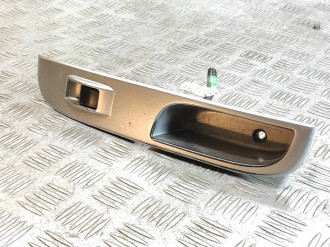 Кнопка стеклоподъемника Mitsubishi L200 КВ