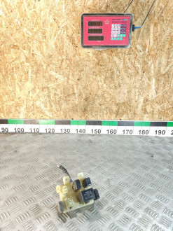 Блок предохранителей салонный Mitsubishi L200 K6,K7