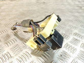 Блок предохранителей салонный Mitsubishi L200 K6,K7