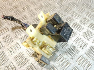 Блок предохранителей салонный Mitsubishi L200 K6,K7