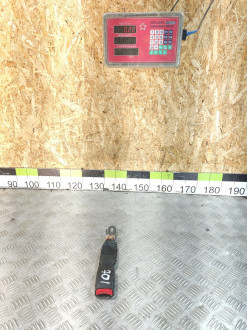 Ответная часть ремня безопасности Mitsubishi L200 КВ