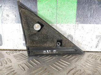 Крышка зеркала внутренняя правая Mitsubishi Carisma 2000 2003