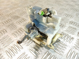 Замок двери задней правой Mitsubishi Diamant 1995