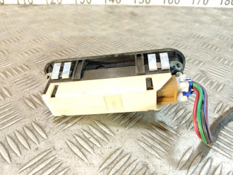 Кнопка стеклоподъемника Mitsubishi L200 K6,K7
