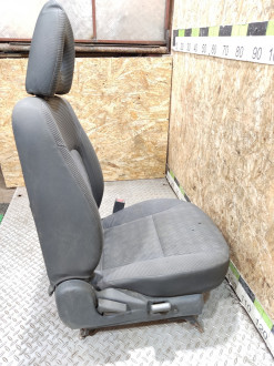 Сиденье переднее правое Mitsubishi L200 K6,K7