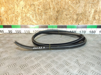 Уплотнитель двери передней левой Mitsubishi Outlander CU