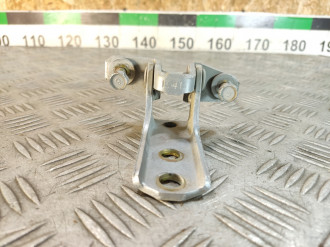 Петля двери задней левой нижняя Mitsubishi Outlander CU