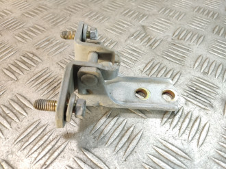 Петля двери задней правой нижняя Mitsubishi Outlander CU