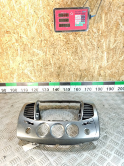 Рамка магнитолы Mitsubishi L200 КВ