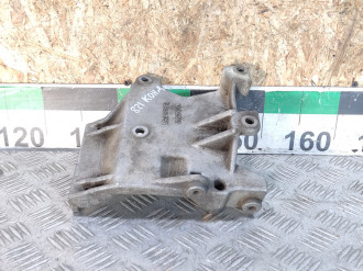 Кронштейн компрессора кондиционера Mitsubishi Lancer 9