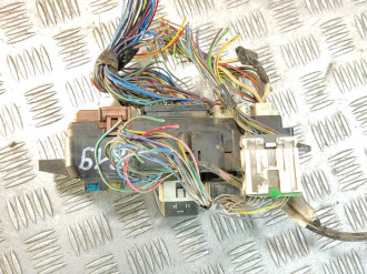 Блок предохранителей моторный Mitsubishi Space star 1998-2004