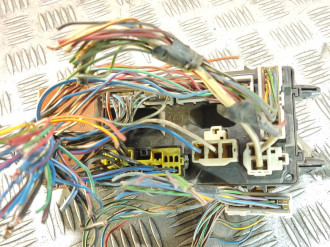 Блок предохранителей моторный Mitsubishi Space star 1998-2004