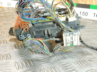 Блок предохранителей моторный Mitsubishi Space star 1998-2004