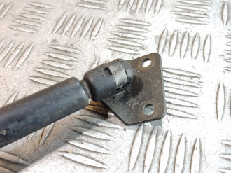 Амортизатор двери багажника Mitsubishi Space star 1998-2004