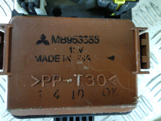 Блок предохранителей салонный Mitsubishi Space star 1998-2004