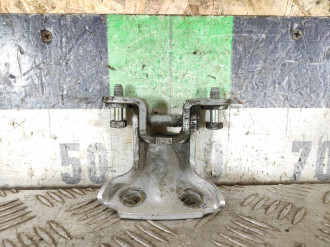 Петля двери задней правой верхняя Mitsubishi Space star 1998-2004