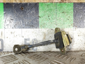 Ограничитель двери задний Mitsubishi Space star 1998-2004