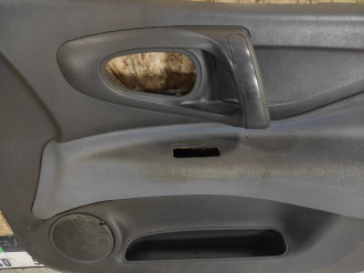 Обшивка двери передней правой Mitsubishi Space star 1998-2004